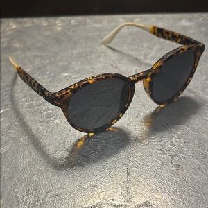 Blenders Eyewear Tortoise Shell Round Sunglasses